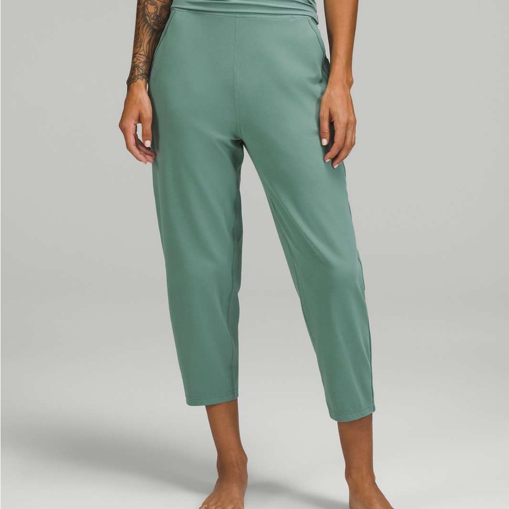 NWT Lululemon Align Ribbed Waist Cropped Jogger